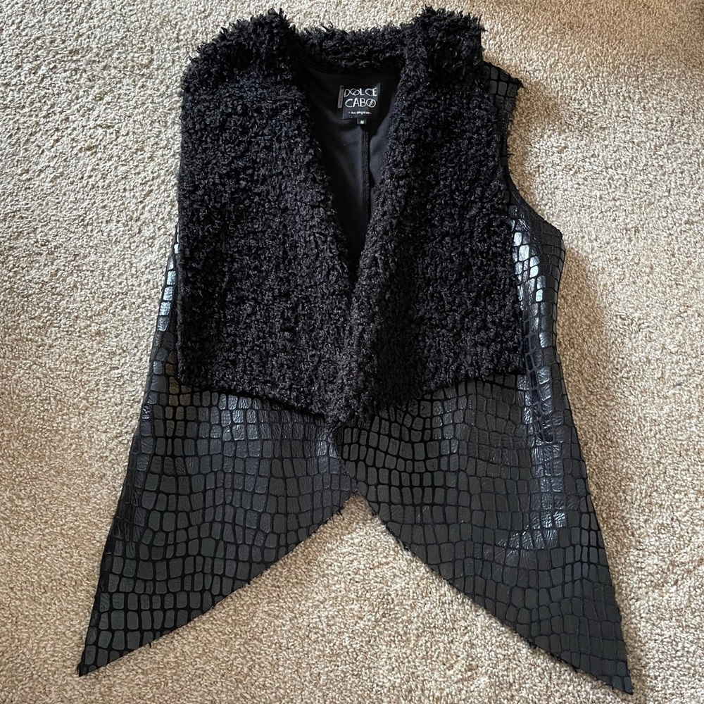 !SOLD! Dolce Cabo Los Angeles faux fur vest size M. Super stylish! New condition